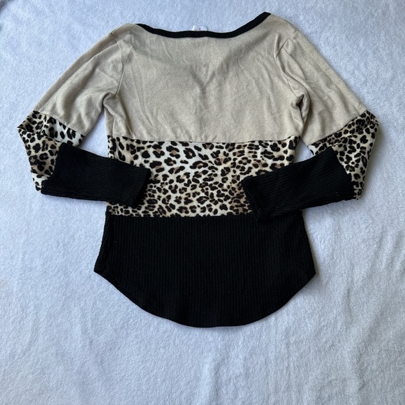 No Boundaries Beige and Black Leopard Print Blouse - Picture 7 of 9